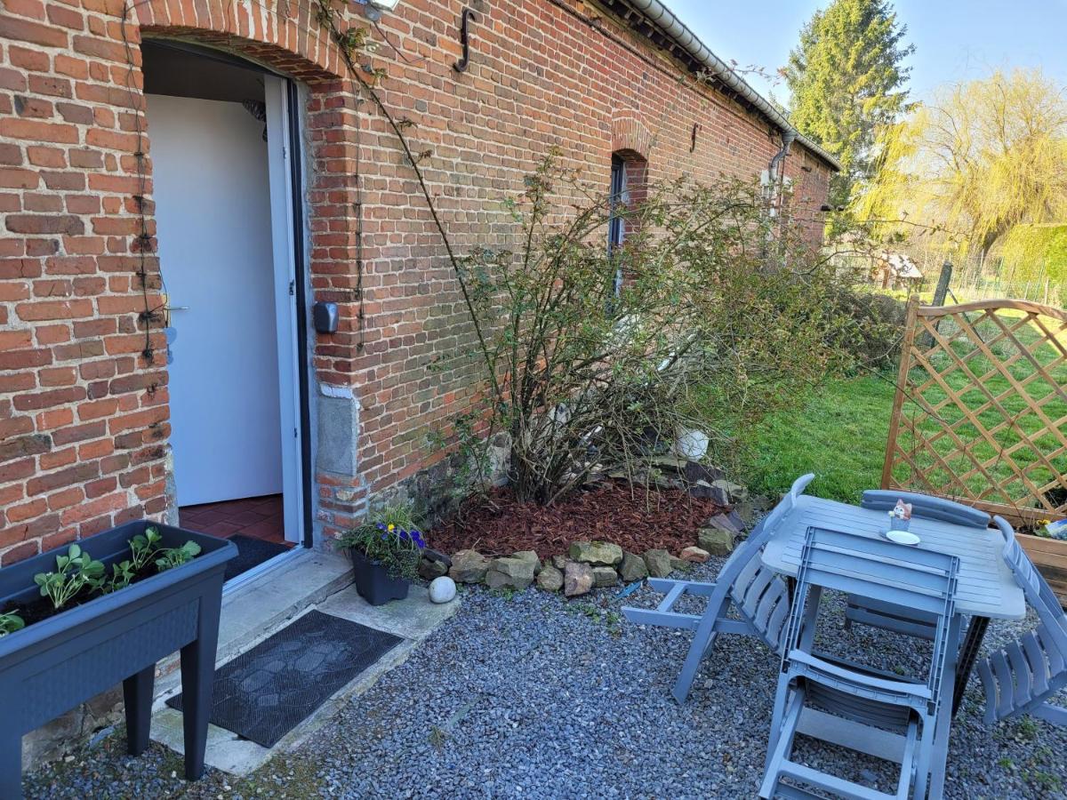 Studio Bienvenue Du Cote De Chez Nous Avec Jardin Privatif Wignehies Eksteriør billede