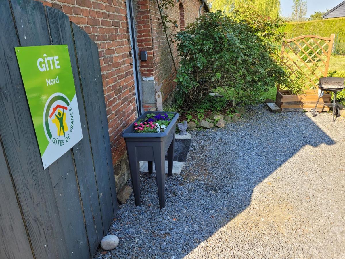 Studio Bienvenue Du Cote De Chez Nous Avec Jardin Privatif Wignehies Eksteriør billede
