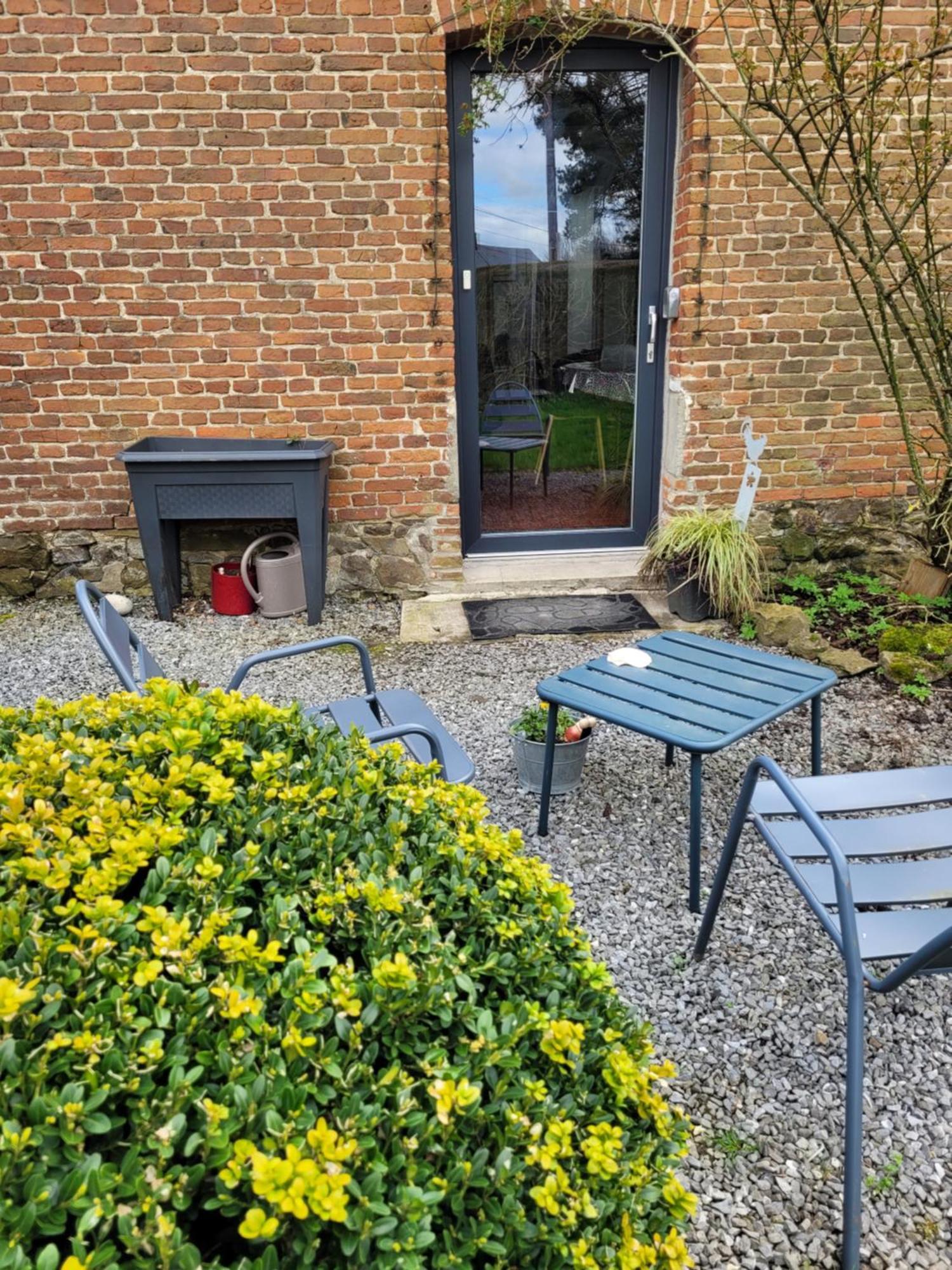 Studio Bienvenue Du Cote De Chez Nous Avec Jardin Privatif Wignehies Eksteriør billede