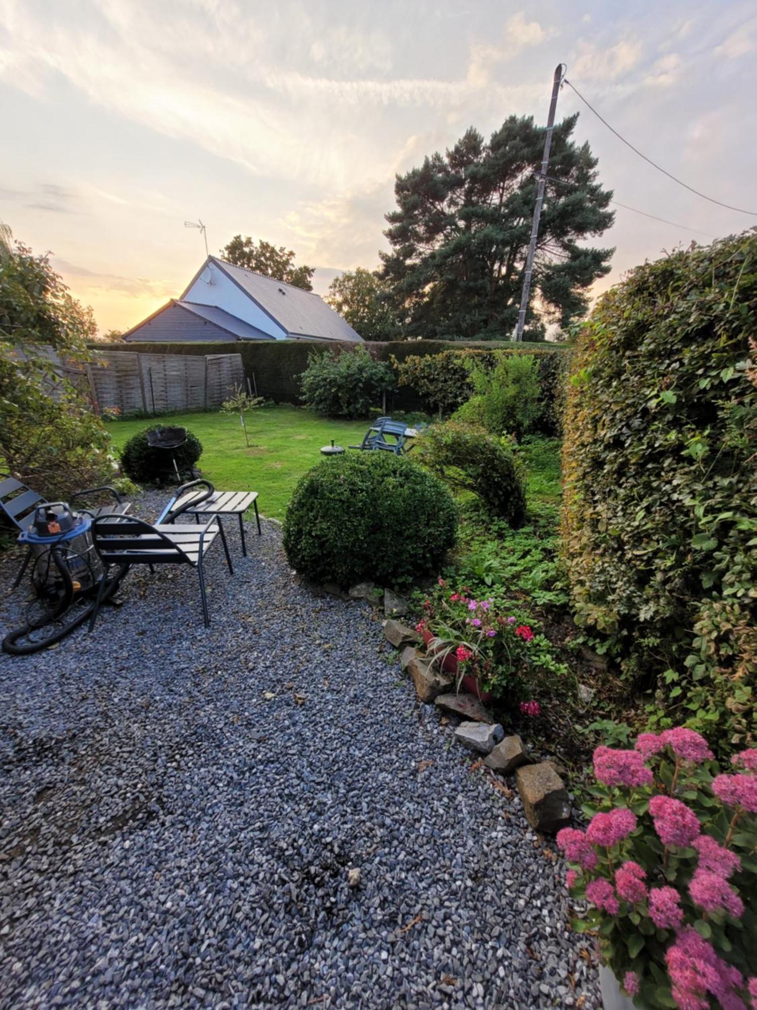 Studio Bienvenue Du Cote De Chez Nous Avec Jardin Privatif Wignehies Eksteriør billede