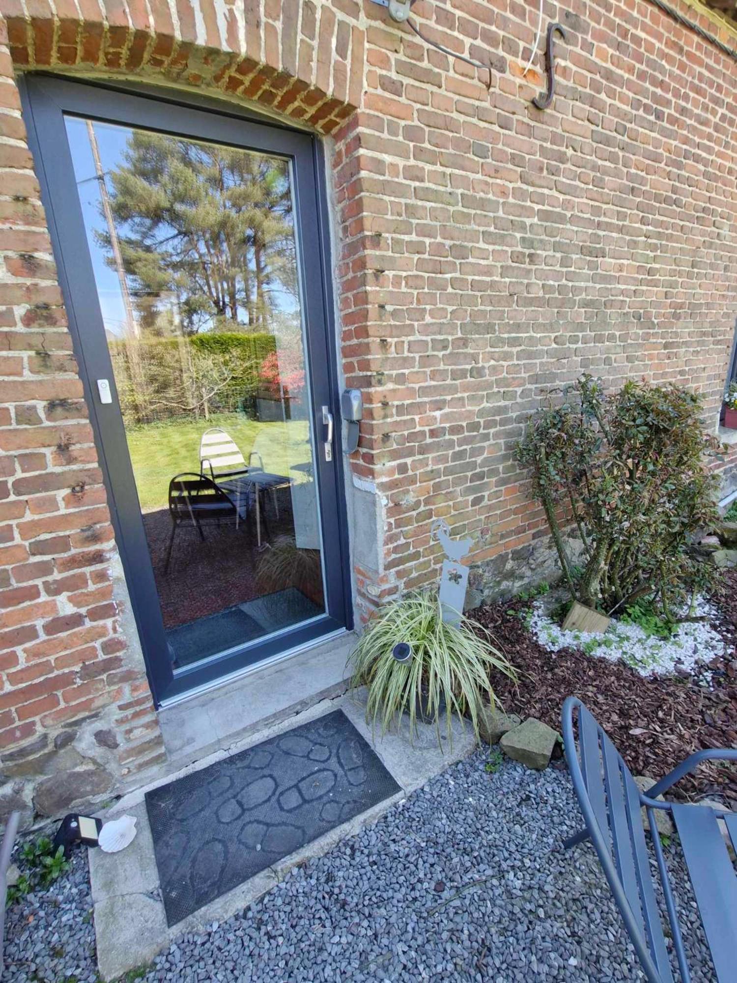 Studio Bienvenue Du Cote De Chez Nous Avec Jardin Privatif Wignehies Eksteriør billede